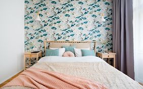 Enjoy Downtown Boutique Apartments #13 By Goodnite Cz